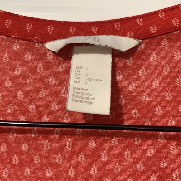 *3 for $15* H&M Top - Picture 3 of 4